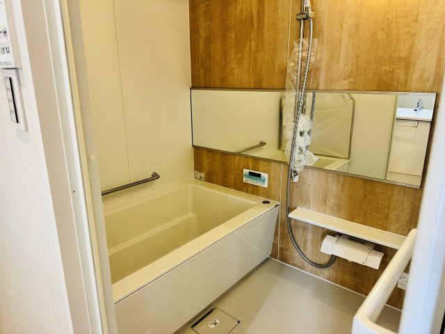 ビッグヴァン京王堀之内参番館の浴室|～新規交換したキレイなバスルーム　気持ち良く湯船に浸かる事が出来ます～