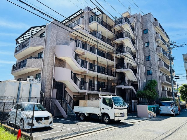 ビッグヴァン京王堀之内参番館の外観|～京王堀之内駅徒歩22分　内装フルリノベマンション　ペット可、最上階の角住戸～