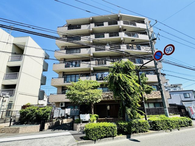 ビッグヴァン京王堀之内参番館のエントランス|～管理形態は全部委託式　キレイにメンテナンスされているマンションです～