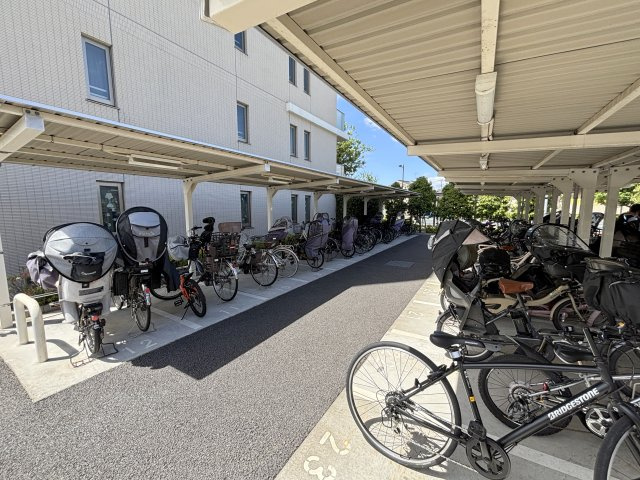 西東京市富士町６丁目の中古マンションの駐輪場
