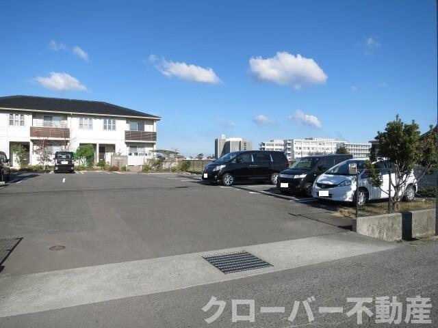 ハイネス郡家の駐車場|広々とした駐車場