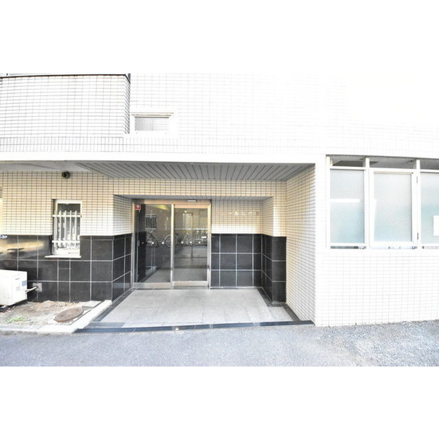 プレール浜松町のエントランス