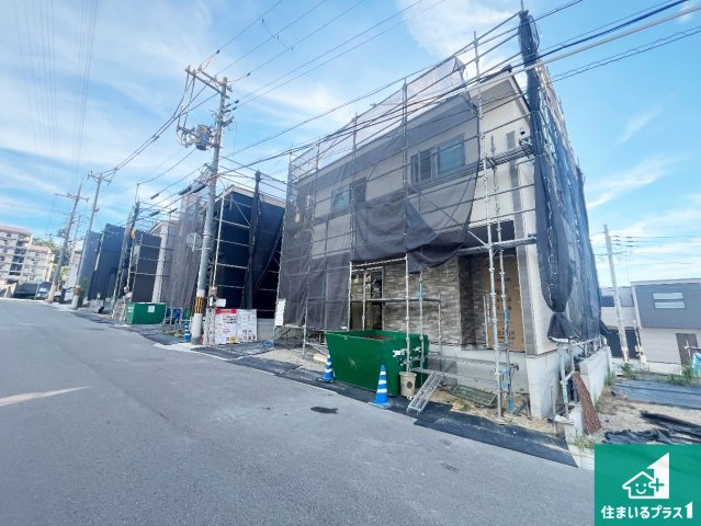 神戸市垂水区清水が丘　第1期　新築一戸建ての居間・リビング|シンプルなリビングは、観葉植物等のインテリアを楽しめますね！パパ好みにも、ママ好みにも家具次第で雰囲気を変えることができます！