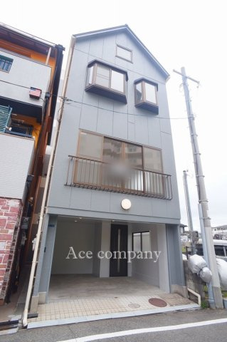 【外観】 | 東住吉区湯里3丁目 | 【鉄骨造☆南向き☆前道ゆったり幅員6ｍ☆ガレージ付き♪外壁塗装済み☆（前面）】ローン返済目安：月々約85952円（頭金0円、変動金利0.875％、返済期間40年、ボーナス払い無しで試算しています）