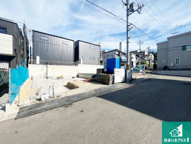 神戸市垂水区清水が丘　第1期　新築一戸建ての前面道路含む現地写真|周辺は落ち着いた街並みの住宅地！子育てがしやすい住環境です！まだ未完成ですが、現地でしかわからない事もございます。是非一度ご覧ください。
