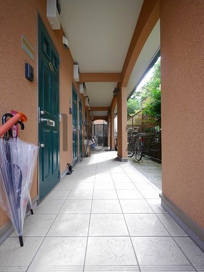 横浜市神奈川区二本榎のアパートのエントランス|綺麗なエントランス！