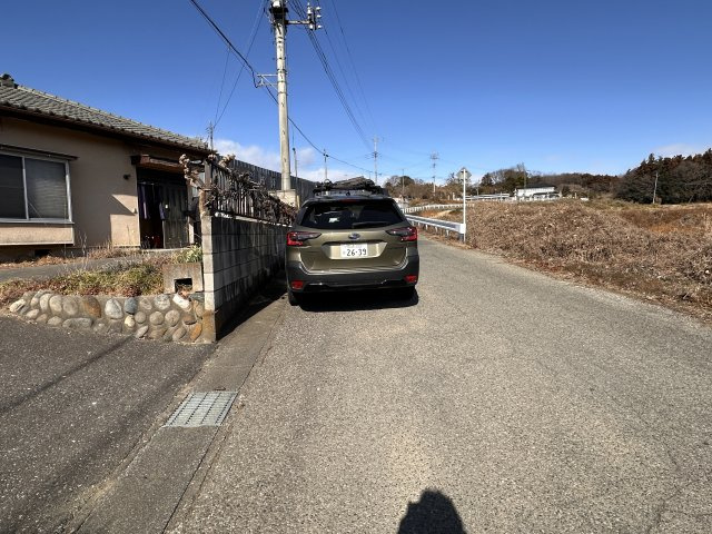 小坂子町中古住宅の前面道路含む現地写真