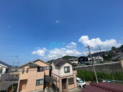 【展望】 | 国分２丁目　１期１号地 | お部屋にも爽やかな風と暖かく柔らかな日差しが差し込み、毎日の暮らしを豊かに彩ります。