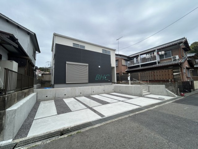 【外観】 | 国分２丁目　１期１号地 | その邸が魅せる、気品・上質・重厚感・極細やかさ、そのすべては訪れた者に安らぎと品性を与える特別な空間です。ここに住むからこそ意味がある。すべての（始まり）をここから迎えます。
