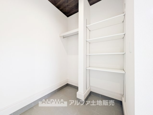 立川市西砂町　全３棟　新築戸建の収納|【Go filled with memories】
◆ありったけの◆住空間をよりよくするためには大切な収納スペース。時が経ち思い出がここに詰まっていく。