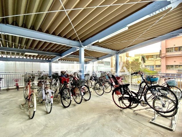 ネオコーポ町屋の駐輪場|【自転車置き場】最新の空き状況や費用などの詳細は担当スタッフまでお問い合わせください。