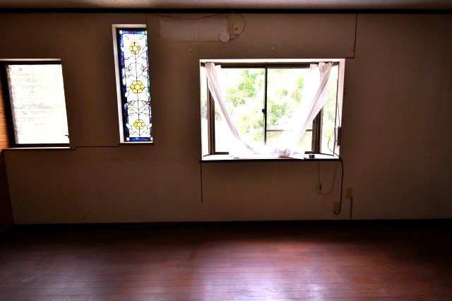 南巨摩郡南部町内船の中古一戸建の居間・リビング