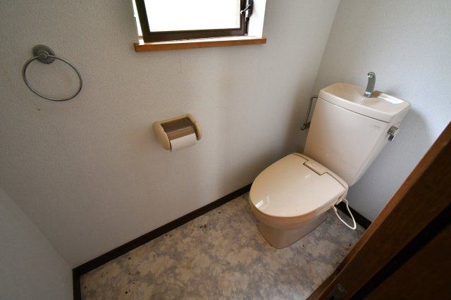 南巨摩郡南部町内船の中古一戸建のトイレ|2Fトイレ