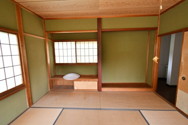 南巨摩郡南部町内船の中古一戸建の和室|2F和室　10帖和室に床の間もございます