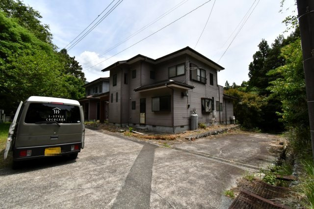 南巨摩郡南部町内船の中古一戸建の前面道路含む現地写真