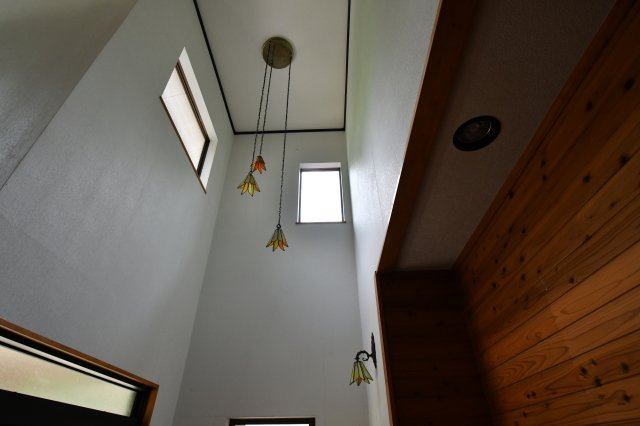 南巨摩郡南部町内船の中古一戸建のその他|玄関上は吹抜けになっています