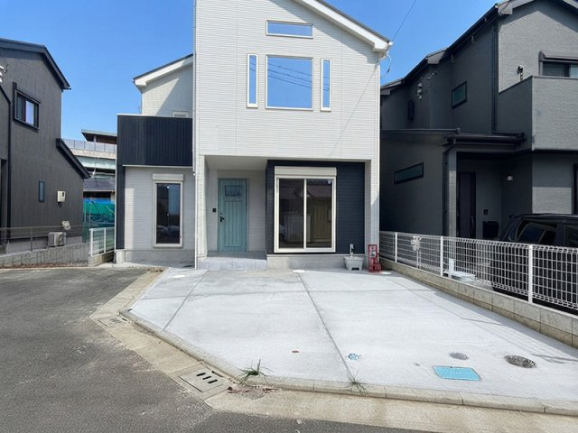 新築戸建　茅ヶ崎市西久保の駐車場