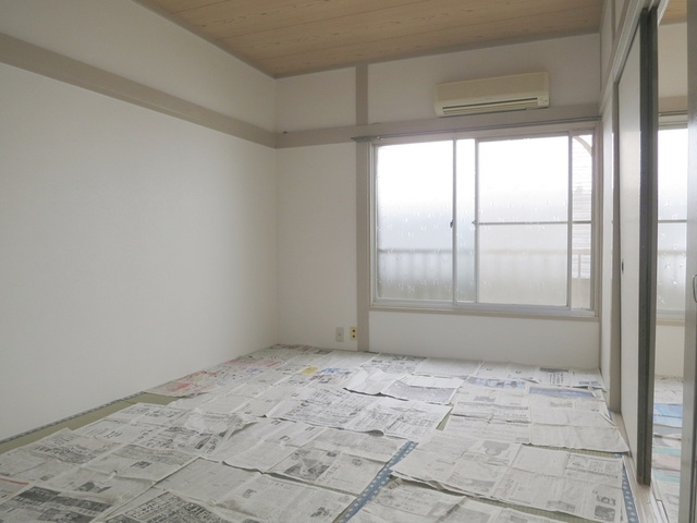 大内荘の居間・リビング|６帖の和室です。