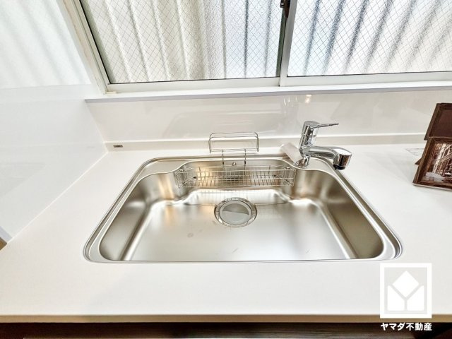 尼崎市東難波町４丁目の設備|清潔感あふれるシンクで、毎日を気持ちよくスタート。
