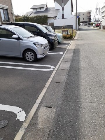 ネルソン弐番館の駐車場