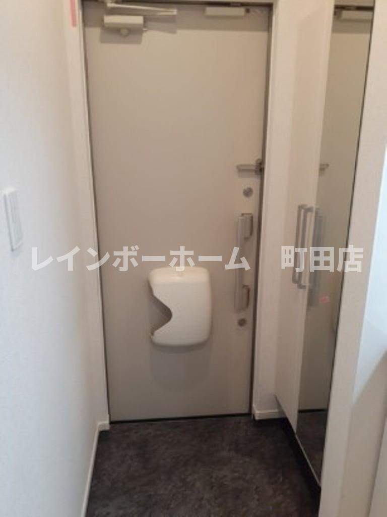 プラシード　カメリア※初期費用分割あと払いサービス利用可能物件の玄関