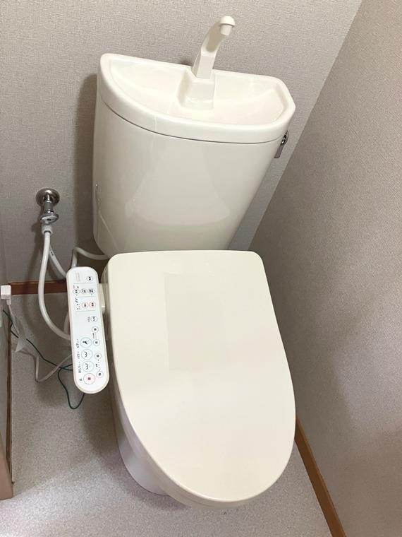 四つ木戸建のトイレ