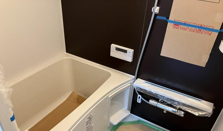 四つ木戸建の浴室