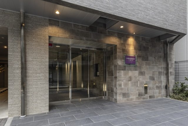 S-RESIDENCE三田慶大前のエントランス