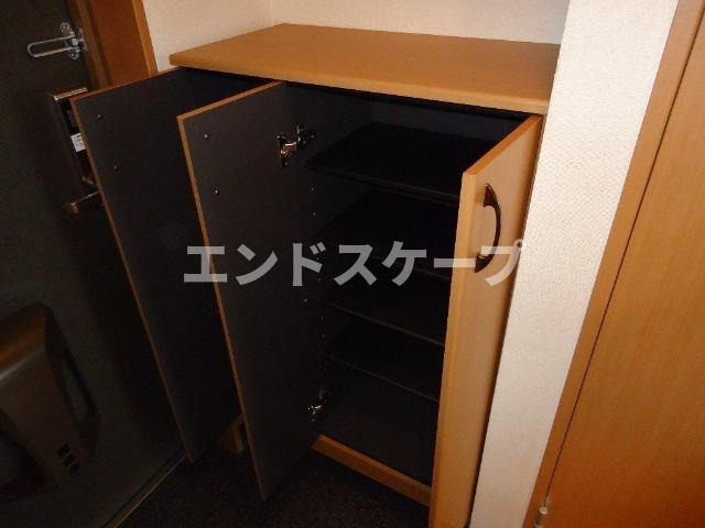 グラン・シャリオ南雲の収納|下駄箱
高崎、前橋のお部屋探しはエンドスケープまで！お客様の理想お聞かせ下さい♪