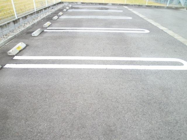 グロワールパレスＡの駐車場