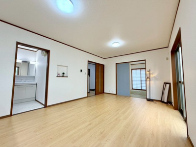 【居間・リビング】 | 多治井　中古一戸建