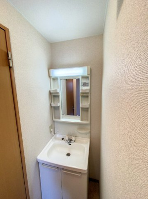 【独立洗面台】 | テルミーハイツ | ※同建物ほかのお部屋の写真です。