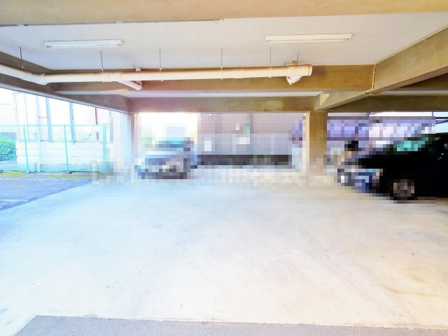 パークヒルズの駐車場