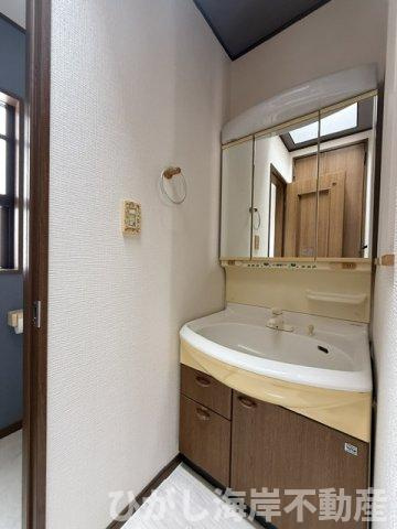 平塚市西真土１丁目　　中古戸建の洗面所|セカンド洗面台