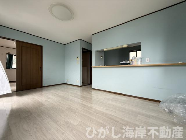 平塚市西真土１丁目　　中古戸建のダイニング|15帖　LDK