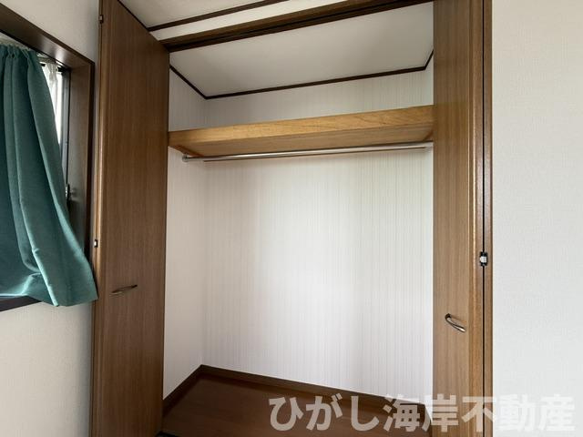平塚市西真土１丁目　　中古戸建の収納|各居室　収納スペース付き