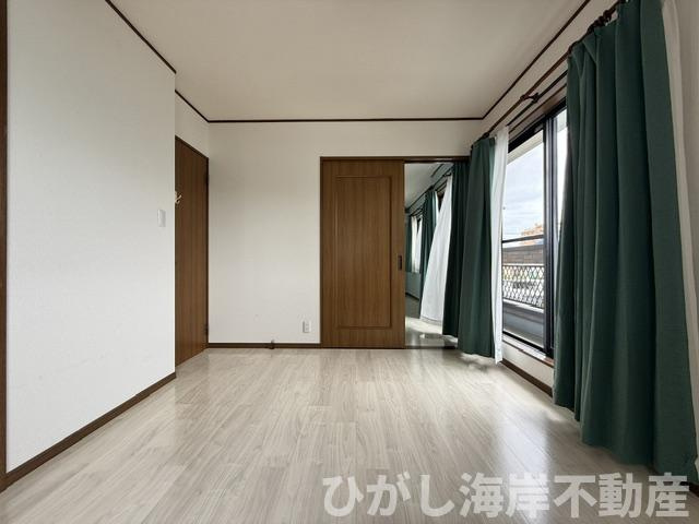 平塚市西真土１丁目　　中古戸建の洋室|6.7帖　洋室