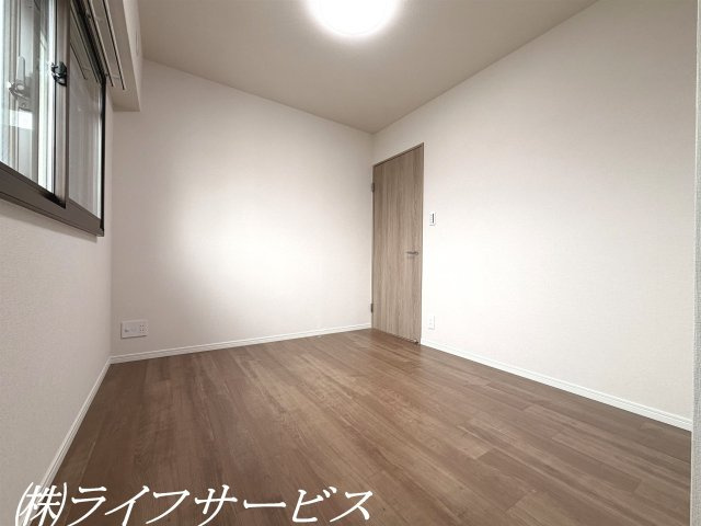 【洋室】 | セントポリア東三国 | 洋室4.6帖／オープンクローゼット有