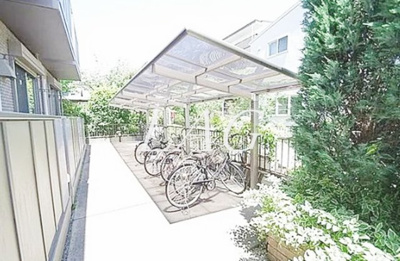 【その他共用部分】 | エメリタス登戸 | 駐輪場です。
