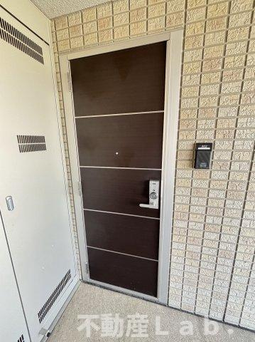 ルミエール須賀のエントランス|※同一建物別号室のお写真です。