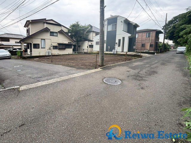 売地　高座郡寒川町岡田8丁目の前面道路含む現地写真