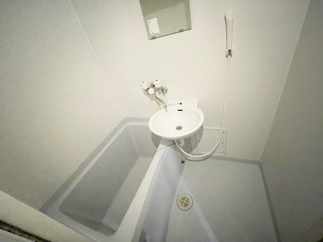 レオパレス住吉の浴室