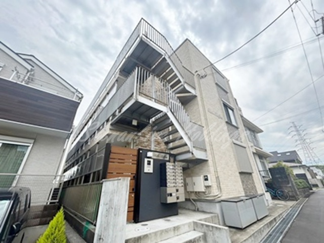 横浜市港南区港南台９丁目のアパート