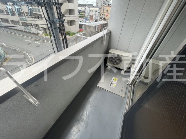 第7美和マンションのバルコニー|バルコニーからの眺めを楽しみながら食事をしませんか
