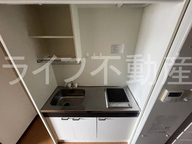 第7美和マンションのキッチン|コンパクトなキッチンで掃除もラクラク