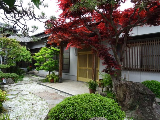 大里戸ノ上貸家の庭