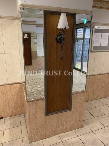 エスリード南森町駅前のロビー|清潔なロビーです