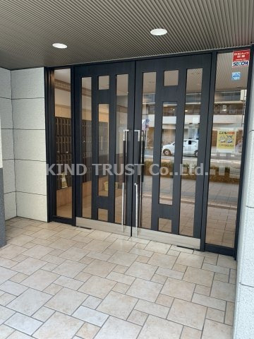 エスリード南森町駅前のエントランス|建物の内部です