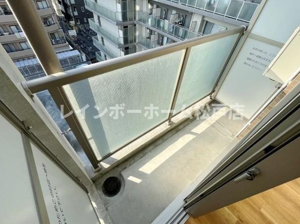 リリー松原のバルコニー|外からの目が気にならないバルコニーで洗濯物が干せます