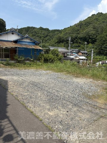 ６７０８３　山県市佐賀土地の外観